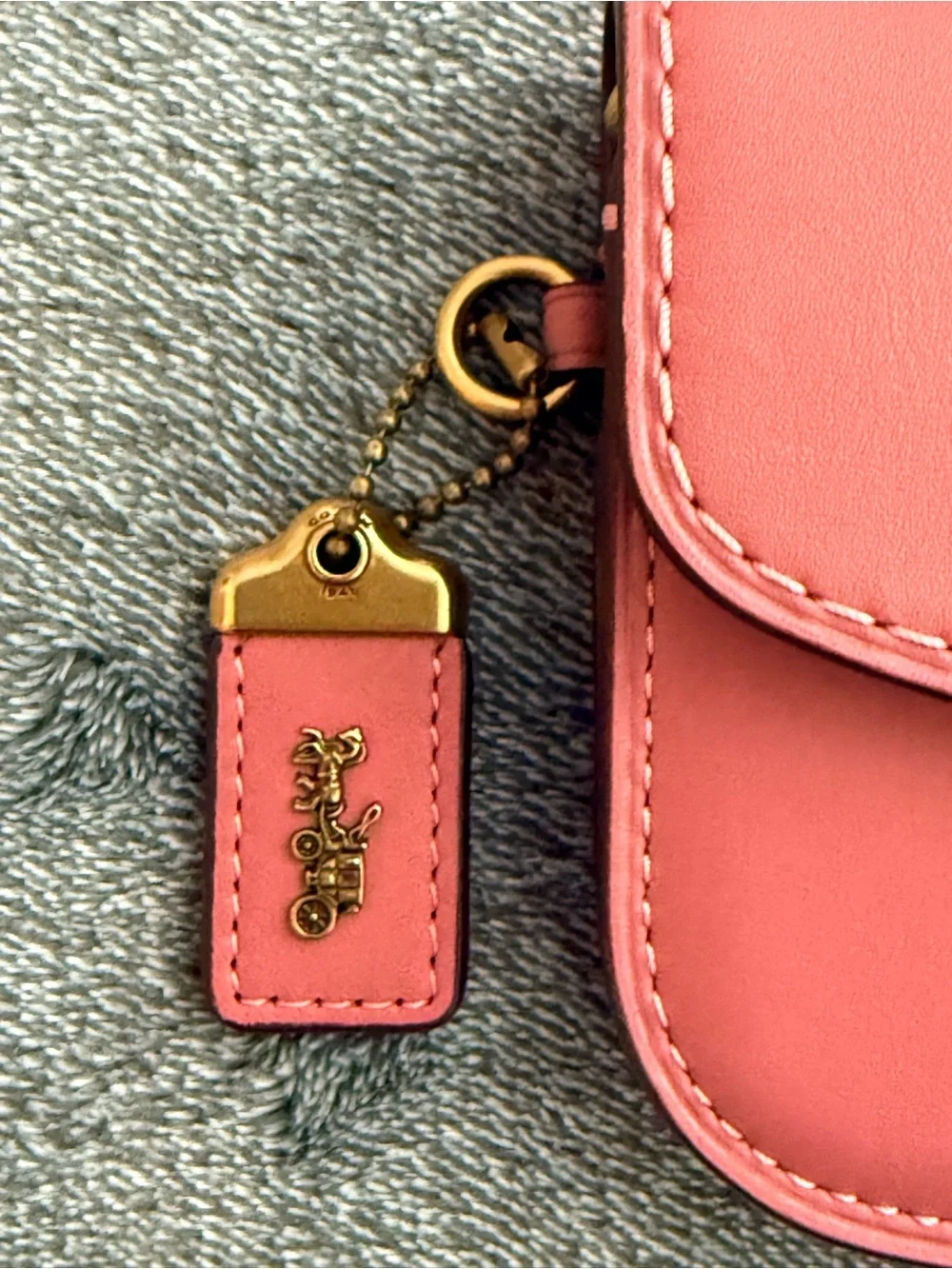 Coach 1941 rose clutch glove tanned leather
